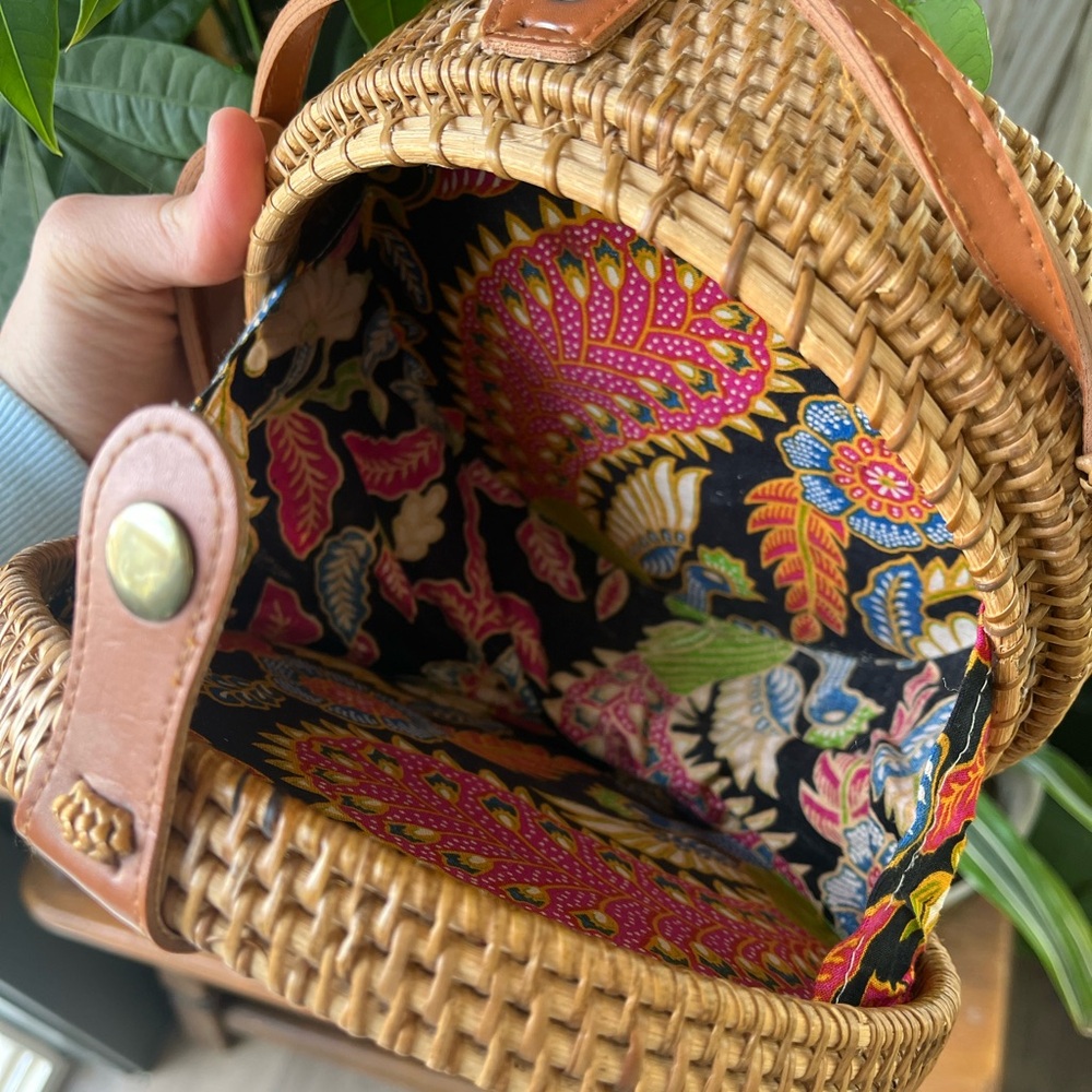 Round Woven Straw Crossbody Bag - Tan - Picture 3 of 3